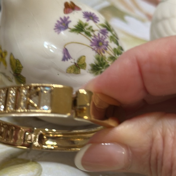 Vintage Givenchy hinged boxed clasp gold metal bracelet w/Cubic Zircona - Picture 10 of 11